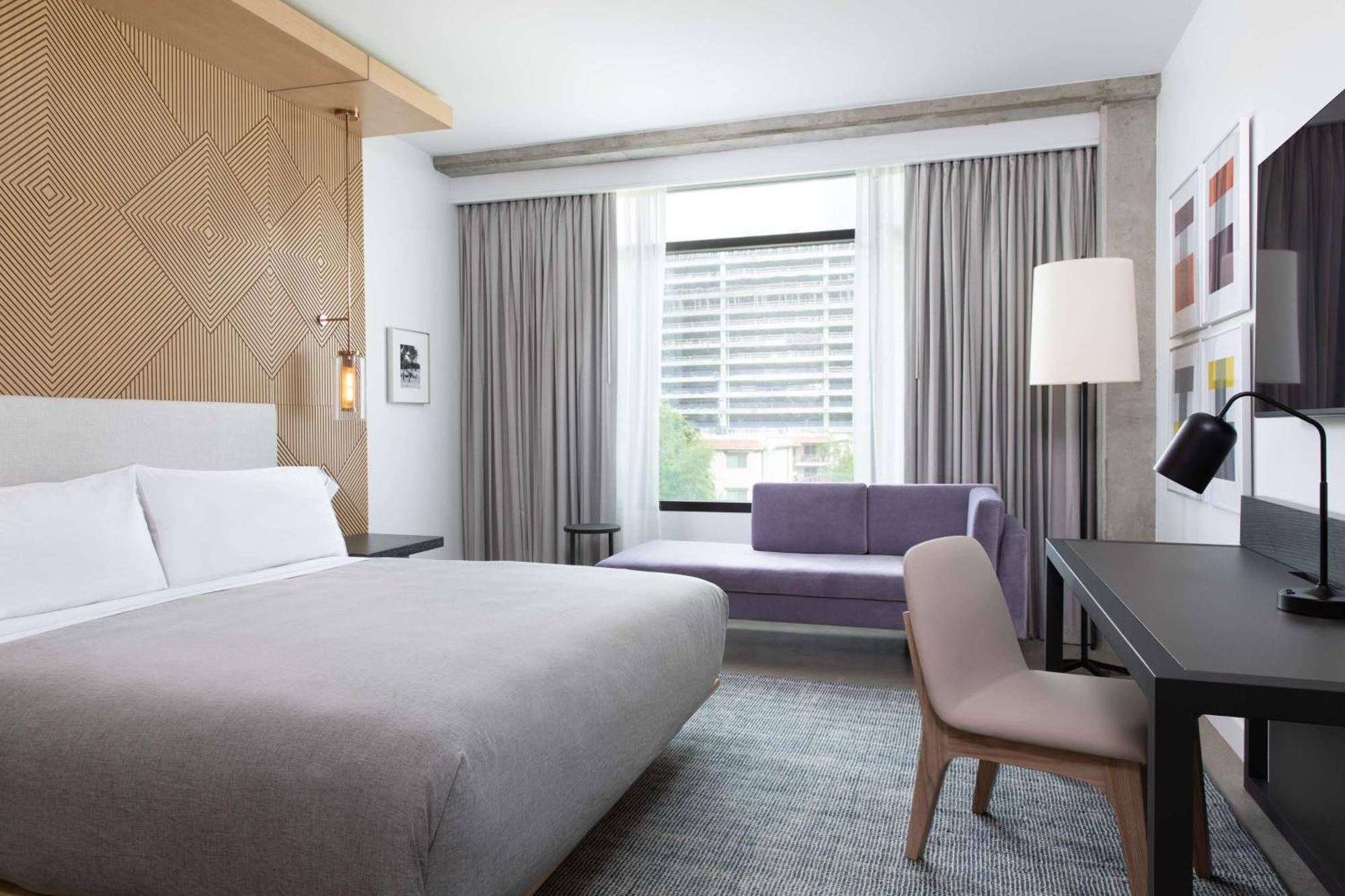 Canopy By Hilton Downtown 4*